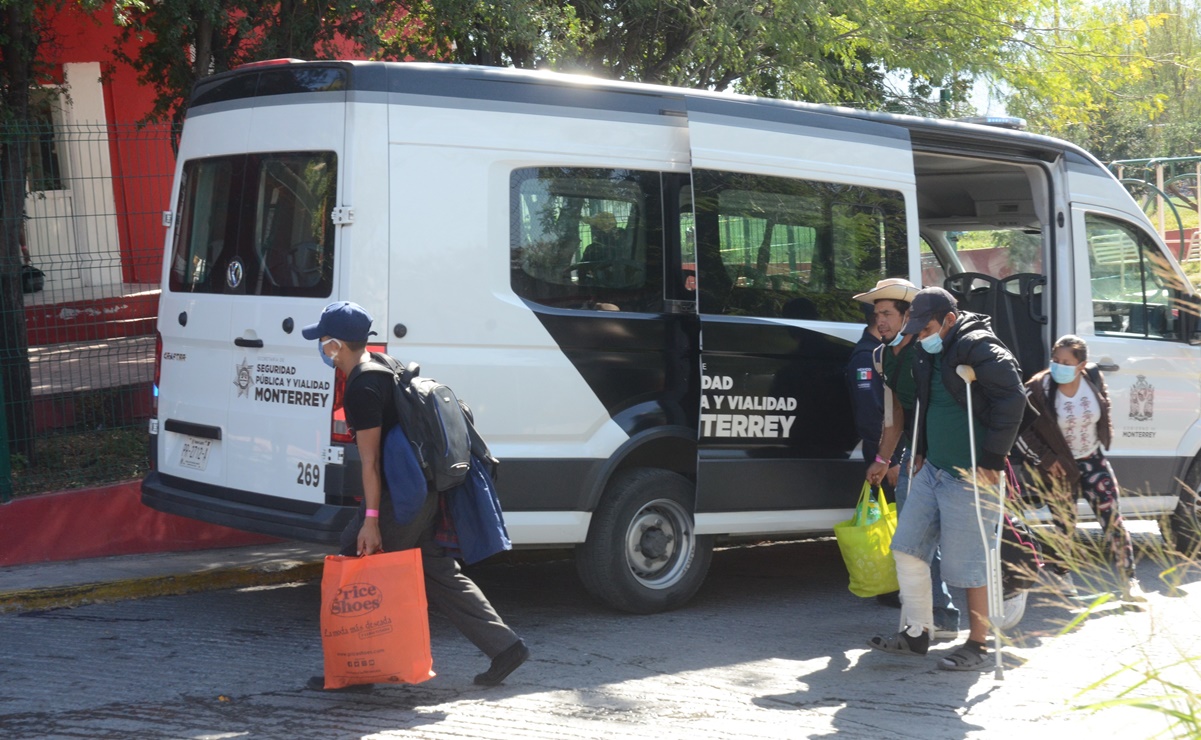 Llegan a Monterrey cuatro autobuses con unos 200 migrantes centroamericanos