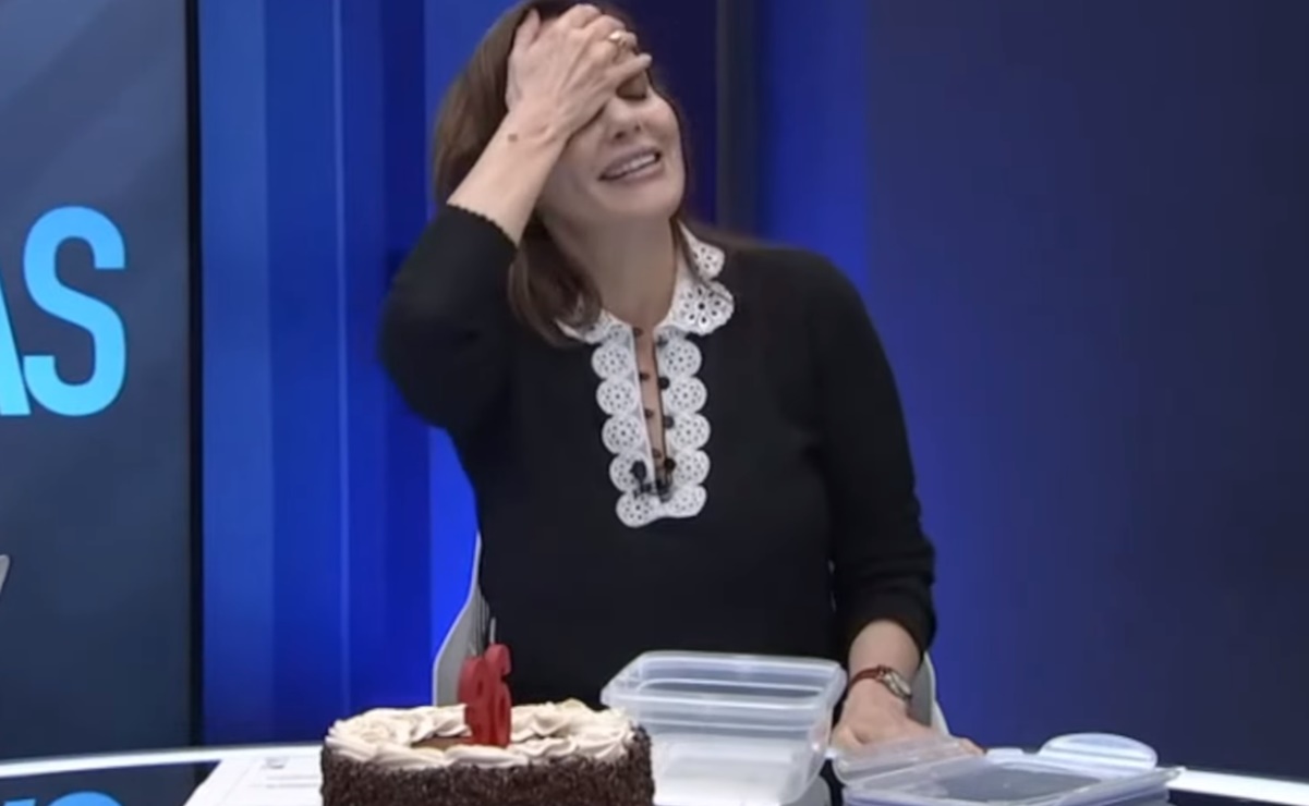 VIDEO Lilly Téllez guarda pastel “sin veneno” a Epigmenio Ibarra para celebrar salida de AMLO en 36 semanas
