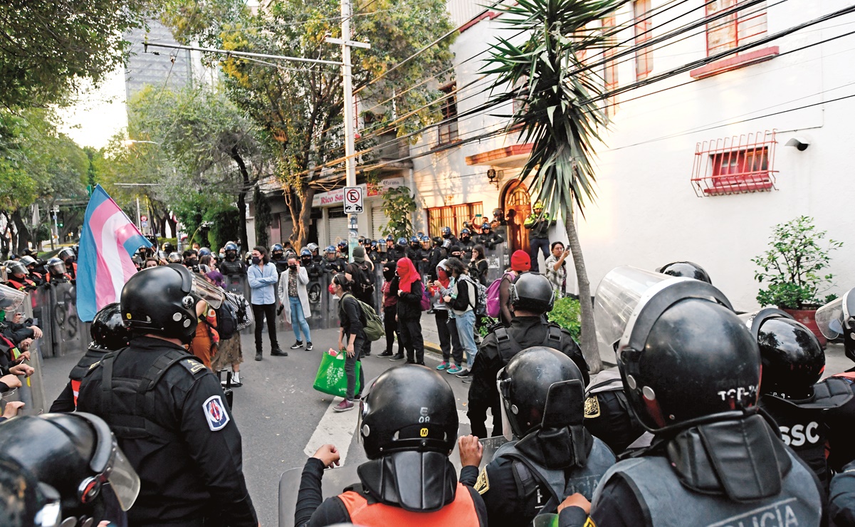 Encapuchados rompen con protesta pacífica en CDMX