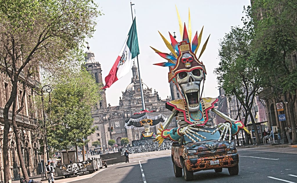 Realizarán desfile estilo 007 para celebrar Día de muertos