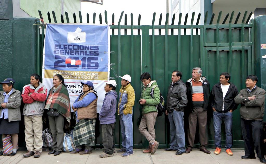 Inician elecciones presidenciales en Perú