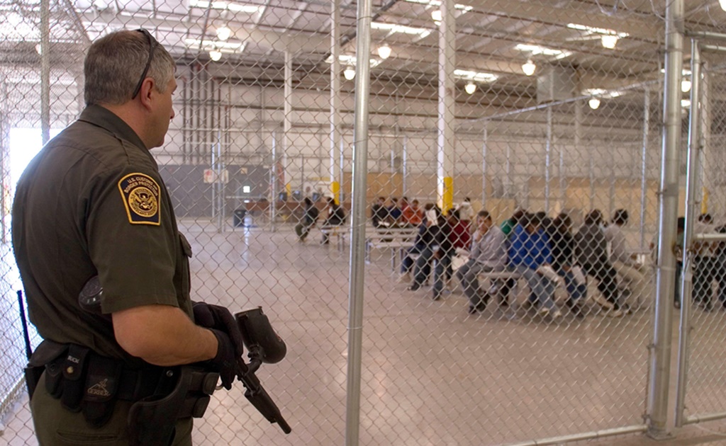 Cae 28% detención de migrantes en frontera sur: Departamento de Seguridad Nacional