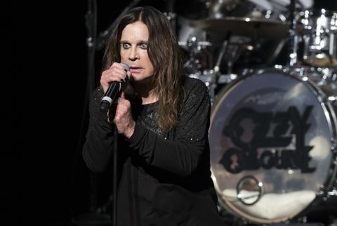 Ex amante de Ozzy demanda a Kelly