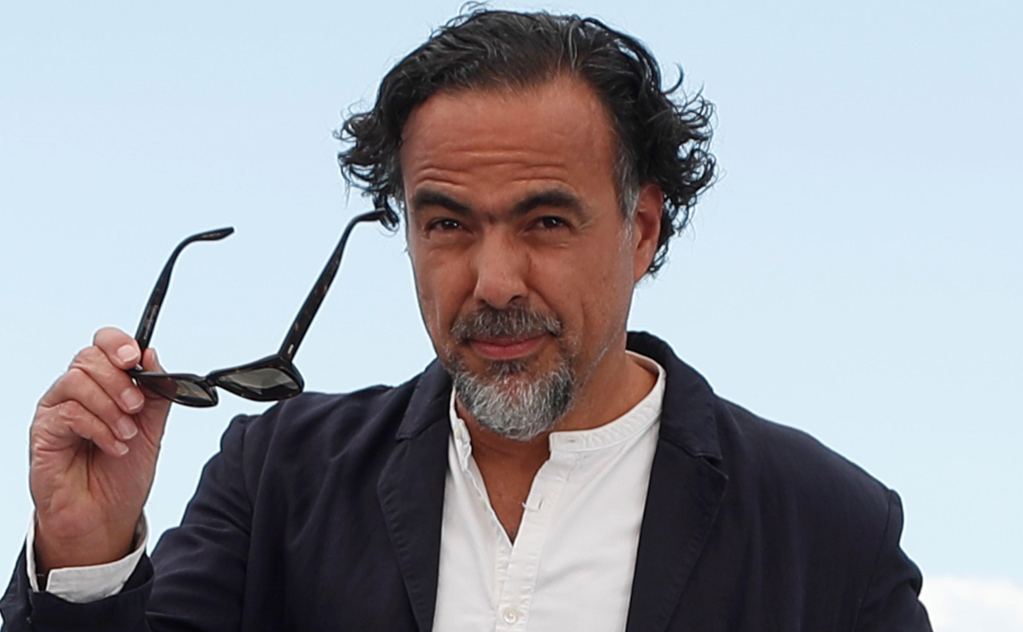 Alejandro González Iñárritu asiste a la alfombra roja de Cannes 2019 en ¡chanclas!