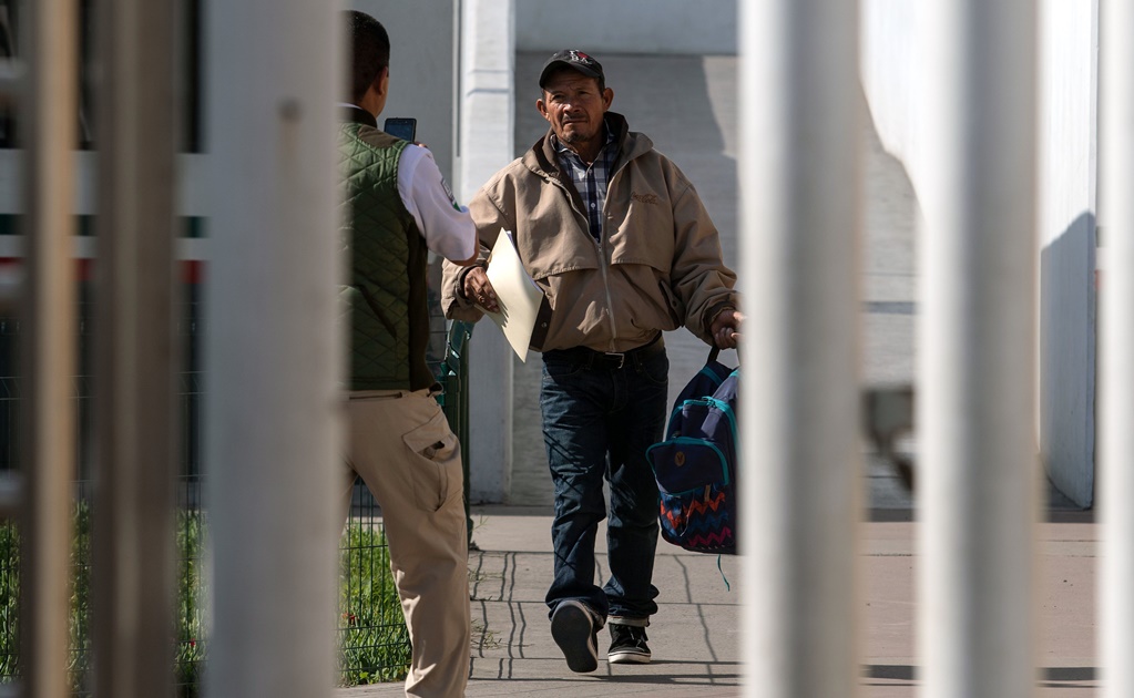Regresan a México a primer migrante que solicitó asilo en EU