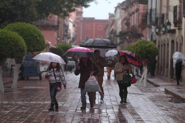 Se esperan chubascos en el estado, prevé el SMN