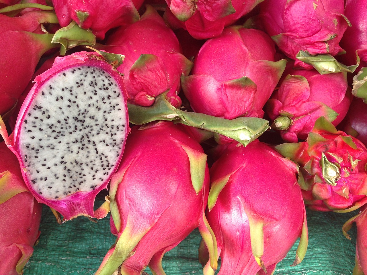 Por qué es bueno comer pitahaya o fruta del dragón