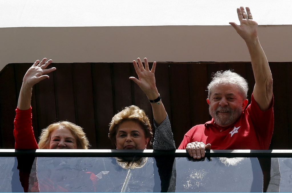 Rousseff visita a Lula, tras ser interrogado por autoridades