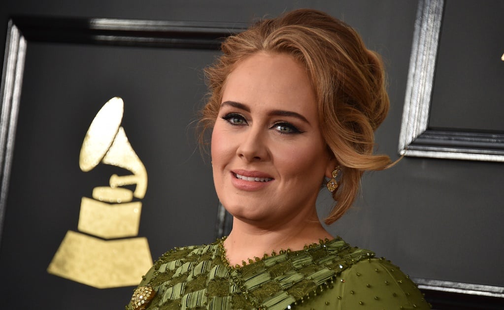 Adele se lleva Grammy de Canción del Año