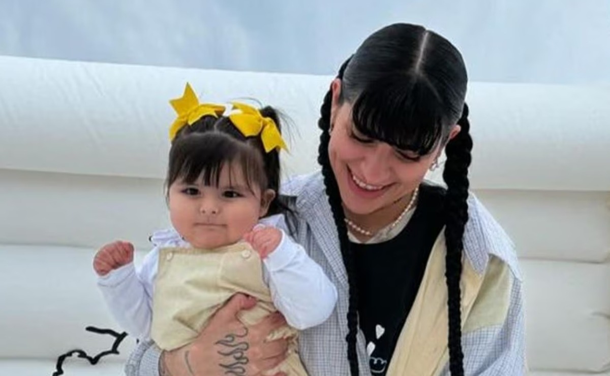 Cazzu presume visita a playas mexicanas con Inti, su hija con Christian Nodal