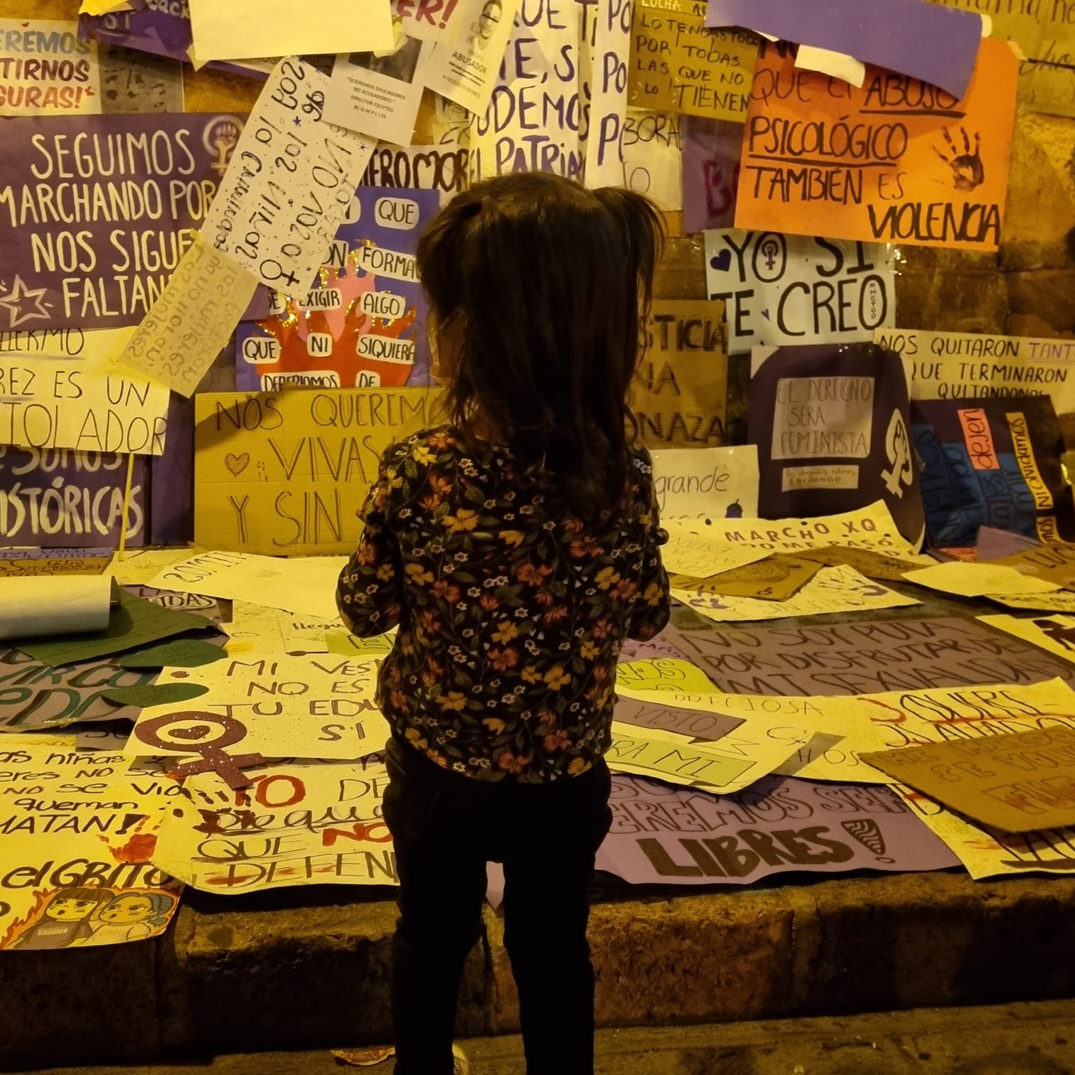 Niños y niñas marcharon en Querétaro; acompañaron a sus madres en el #8M 