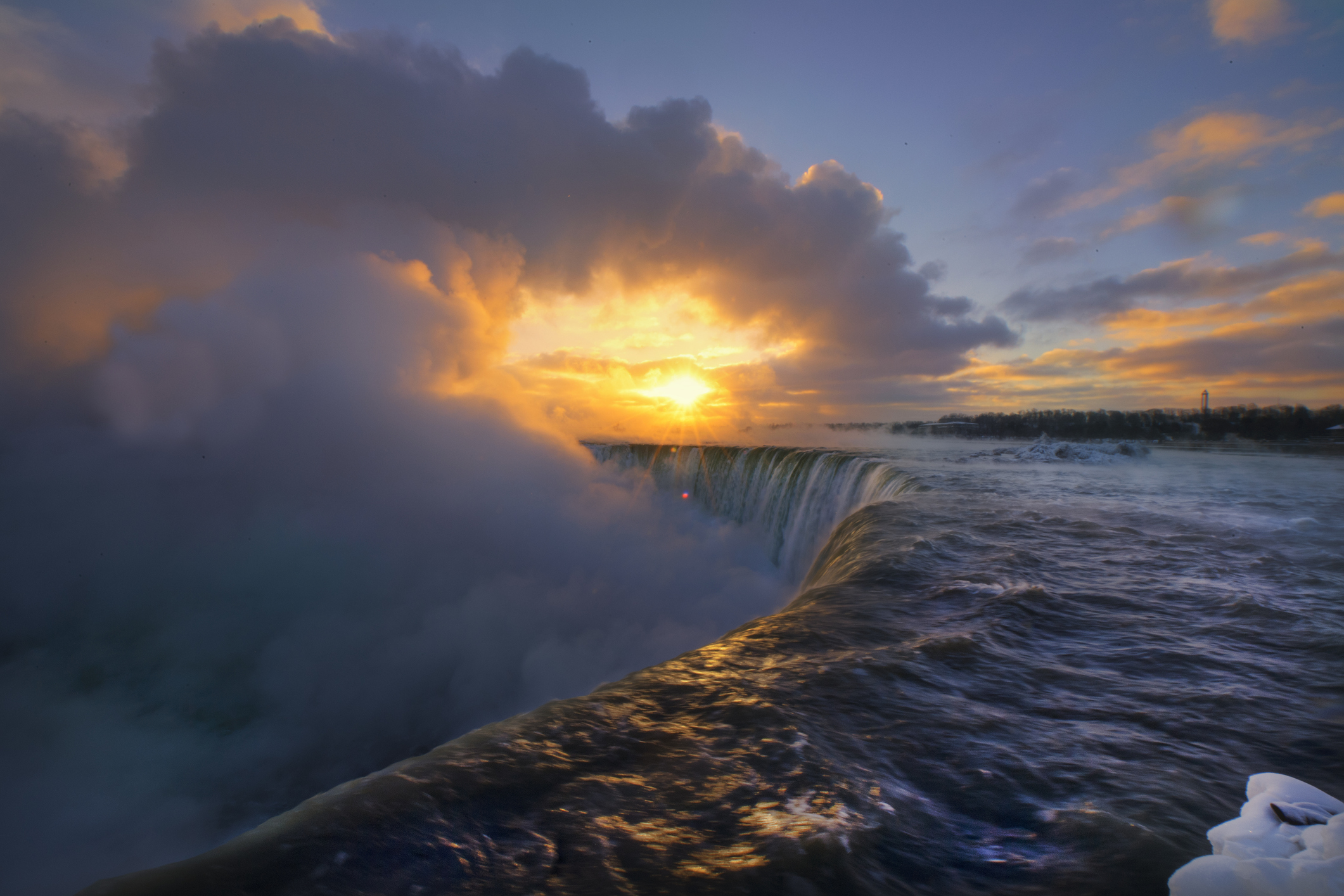 Eclipse total de Sol. Estado de emergencia en Niagara, Canadá, por eclipse del 8 de abril 