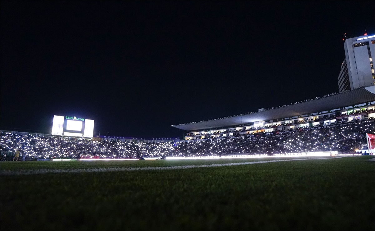 Estadio del León se queda sin luz en pleno partido ante Cruz Azul; ¿se reanudará el partido?