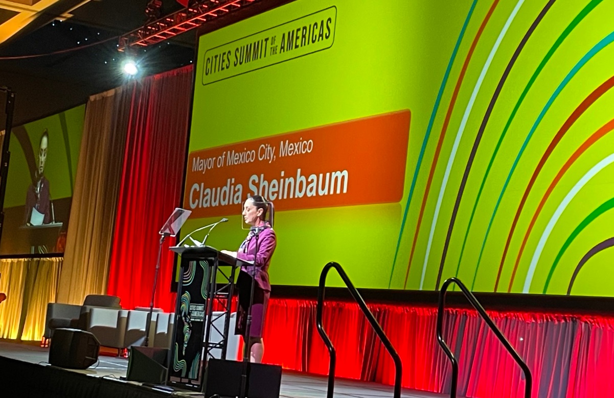 Sheinbaum destaca programas en Cumbre de Ciudades de las Américas en Estados Unidos