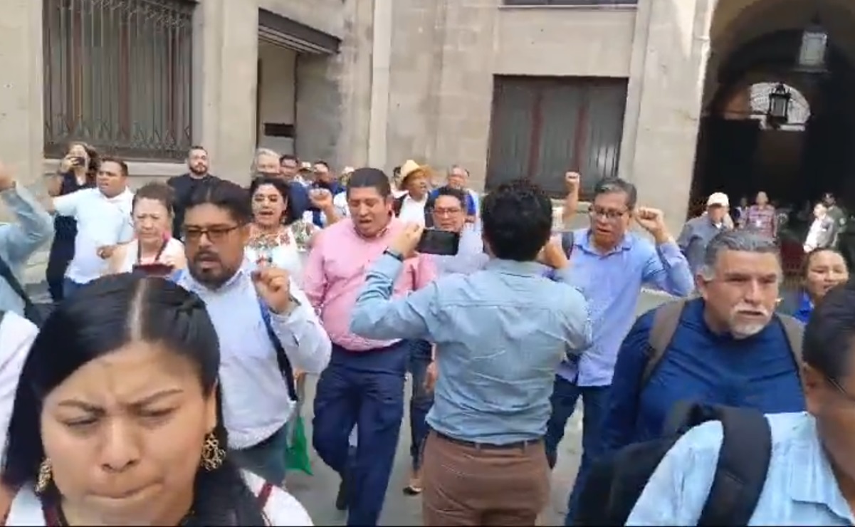 "¡Aumento salarial o paro nacional!", exigen dirigentes de la CNTE tras reunión con AMLO