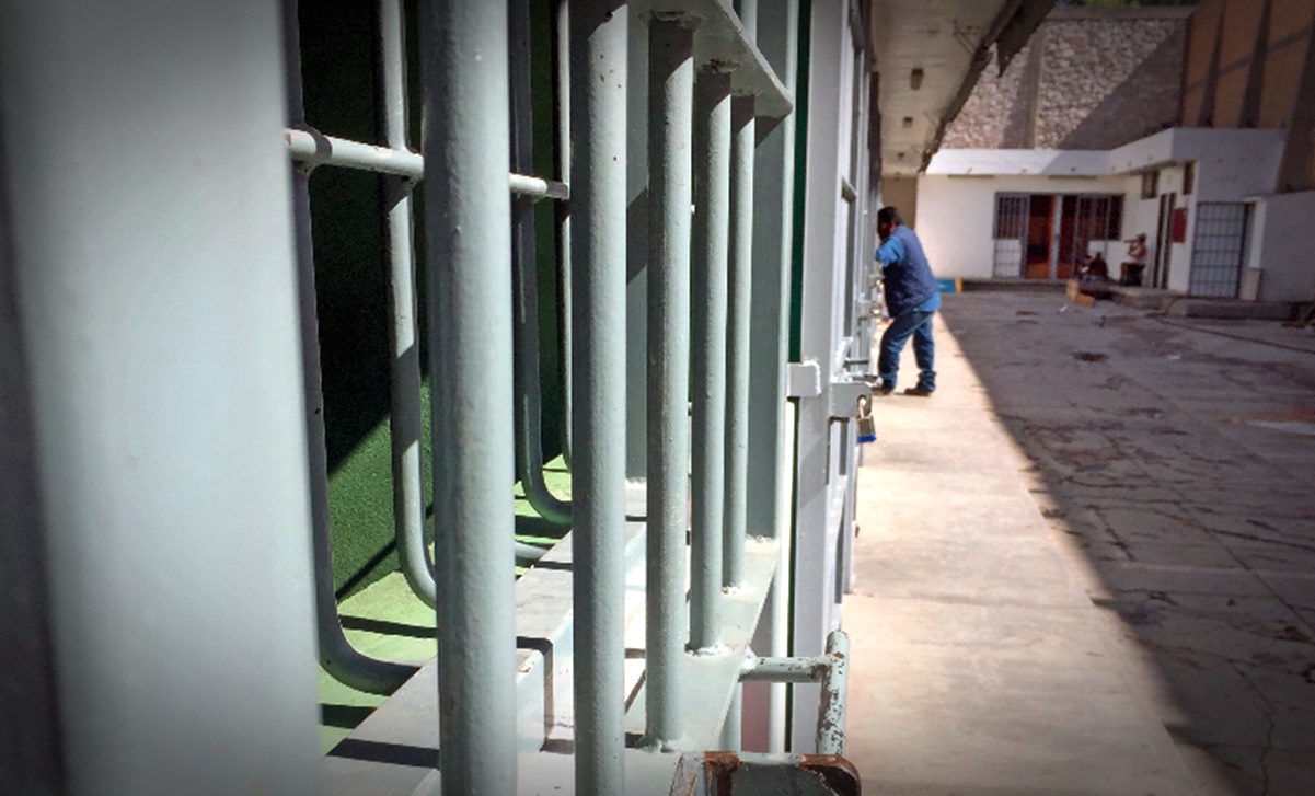 Vestidos de militar, comando ingresa a penal de Guerrero para liberar a un preso