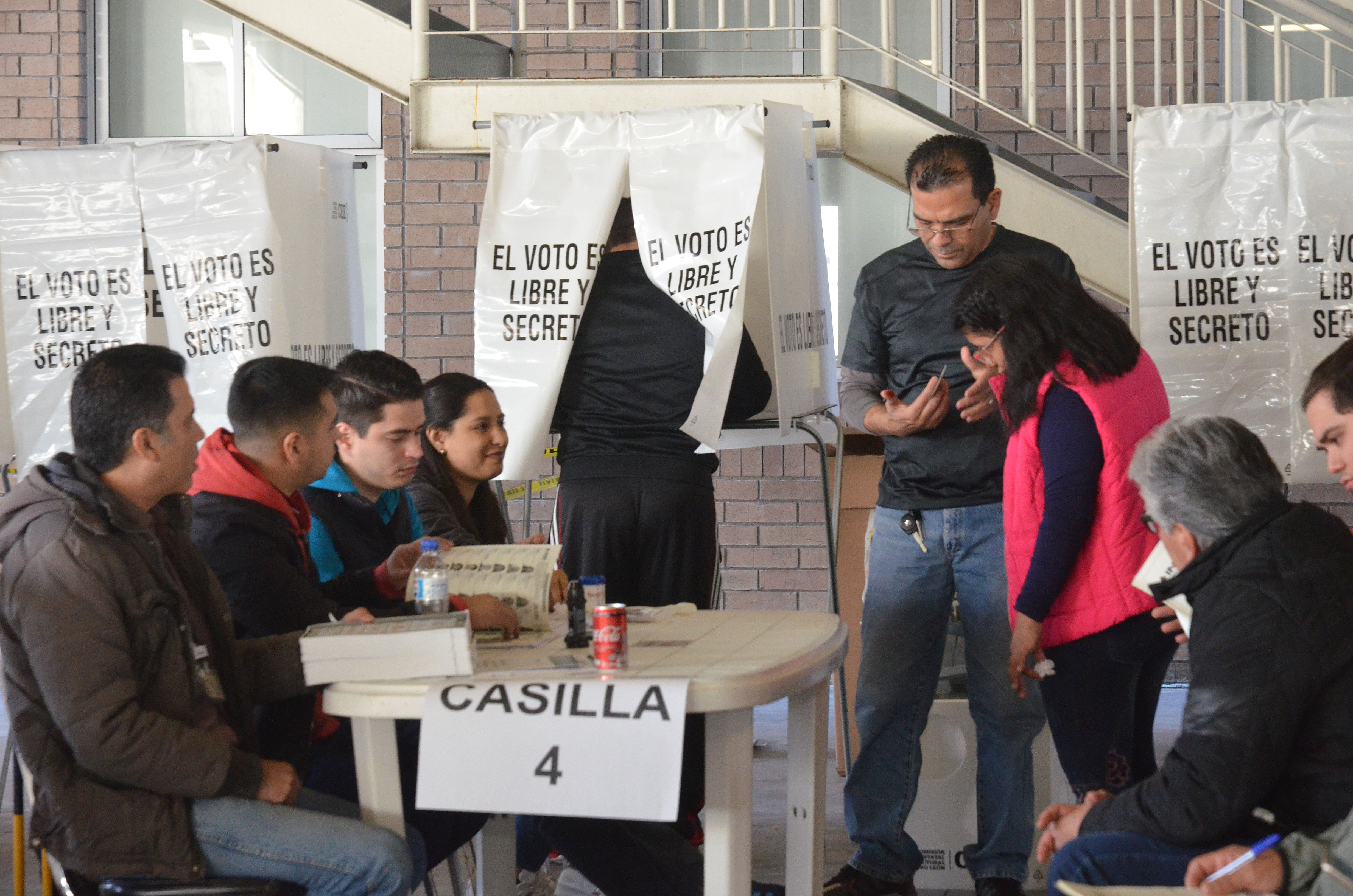Denuncian intentos de inhibir el voto en Monterrey