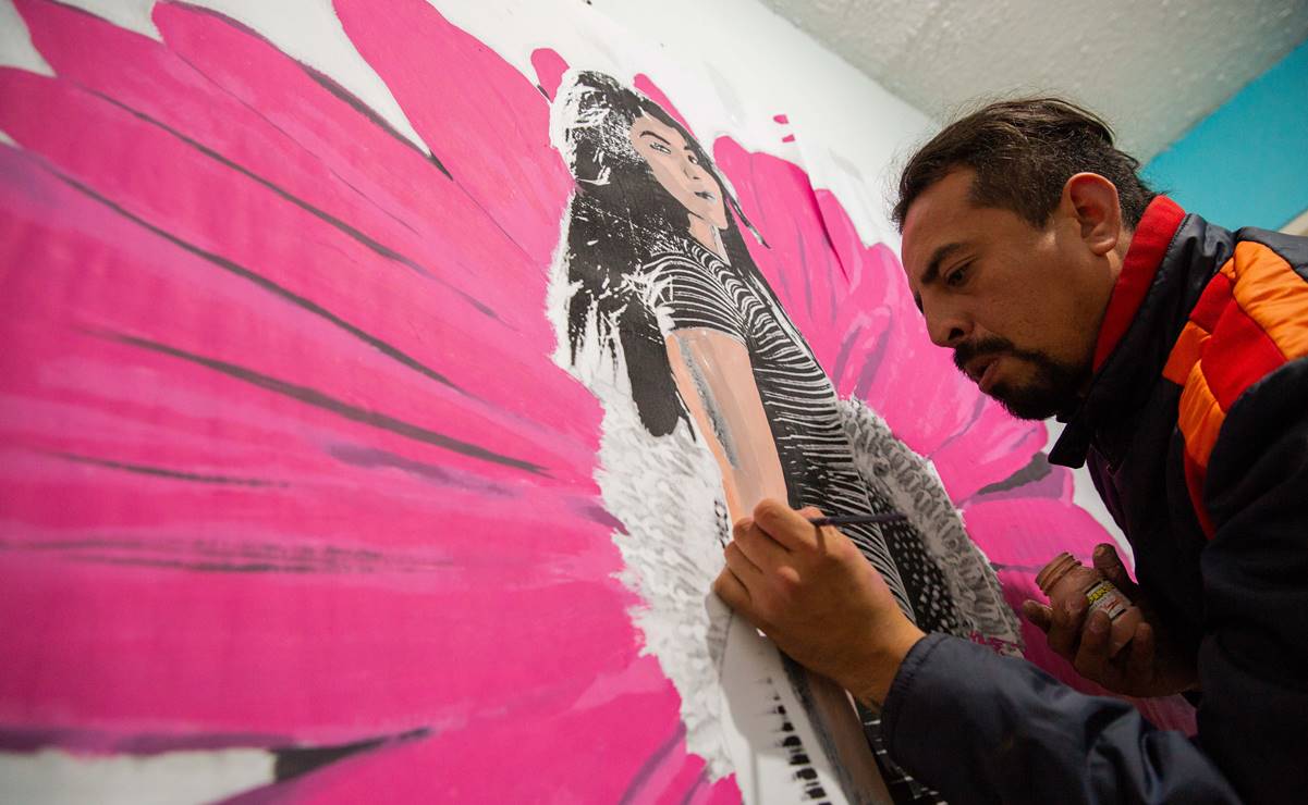 Crean pieza de arte urbano en honor a Malena, saxofonista y activista