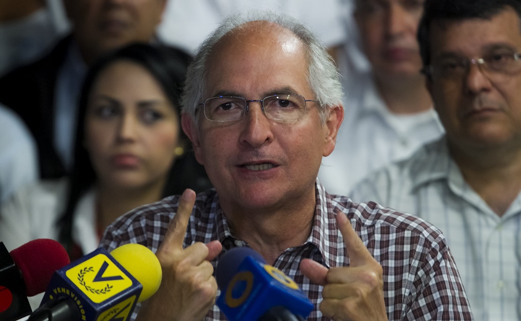 Alcalde de Caracas pasa por "travesía peliculesca" para llegar a Colombia