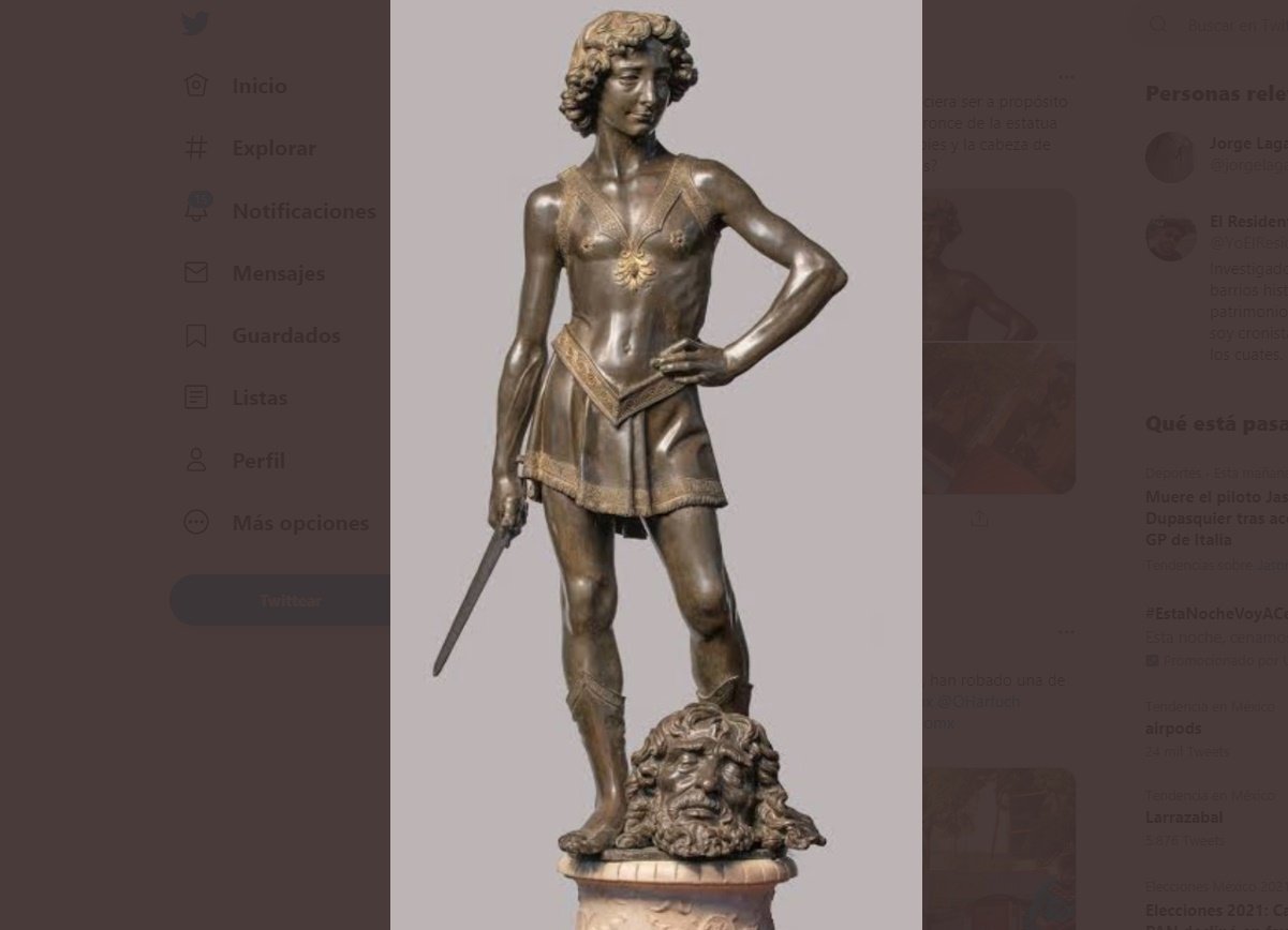 Roban la escultura en bronce de el David de Verrocchio, en la Roma, frente a la Secretaría de Movilidad