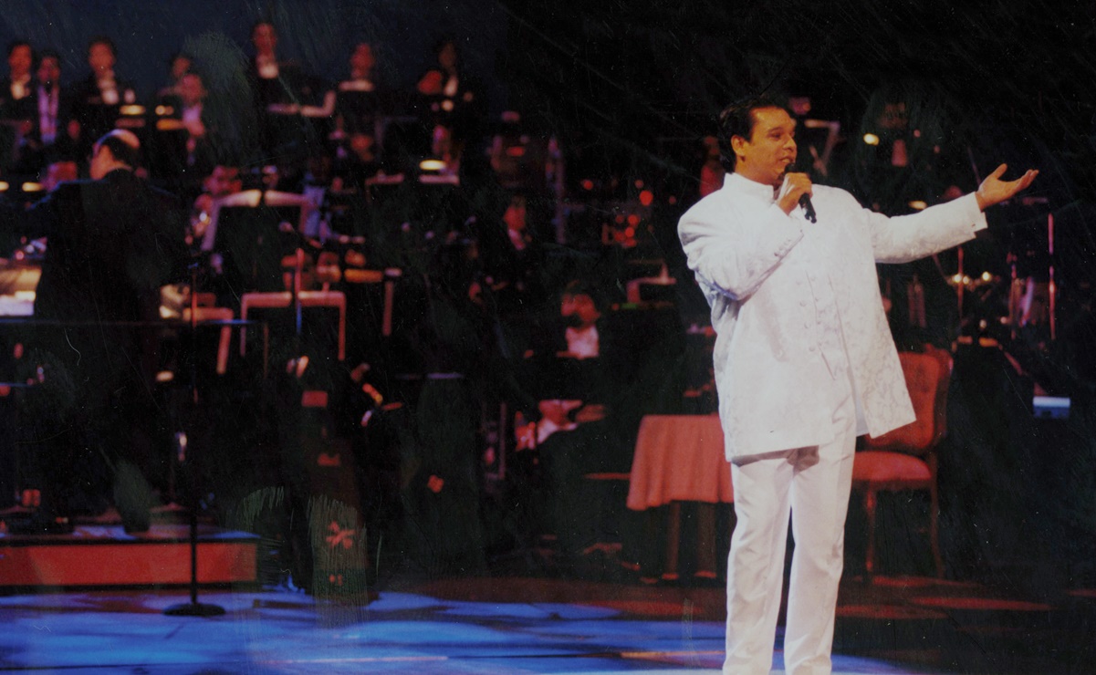 A 30 años del disco en Bellas Artes, Juan Gabriel "vive"