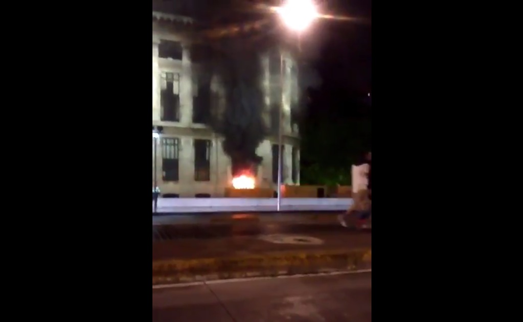 Controlan incendio en Palacio de Bellas Artes