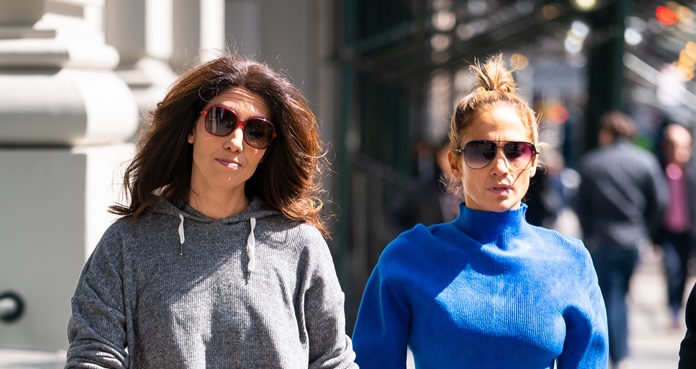 Jennifer Lopez y su hermana lucen leggings 'electrizantes' en Nueva York