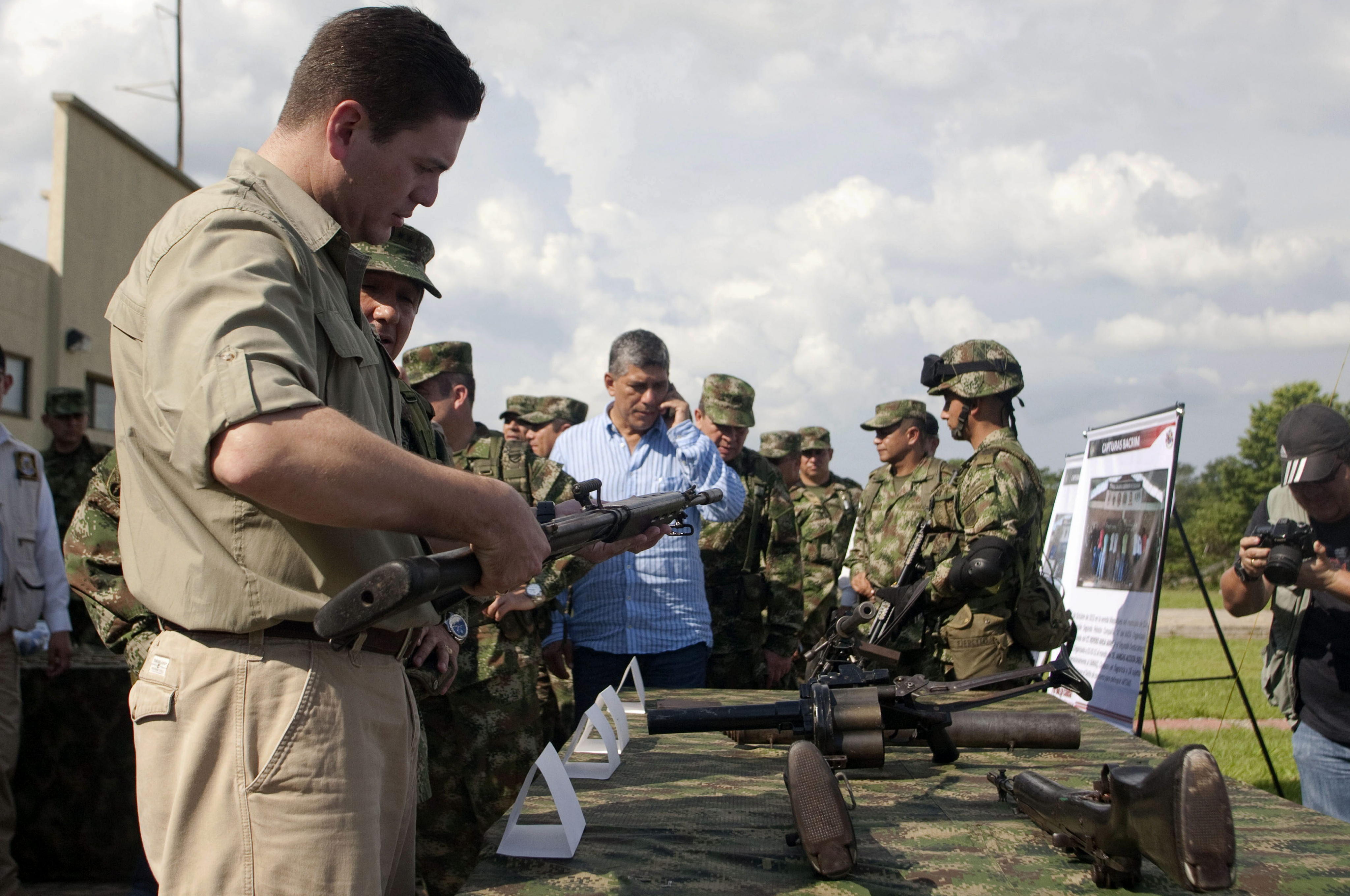 FARC destruirá 100 toneladas de armas en el sur de Colombia