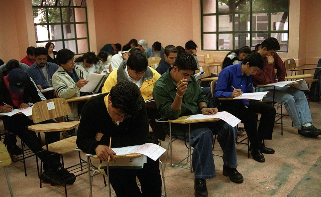 Sólo 6 mil estudiantes entran a la UNAM mediante examen