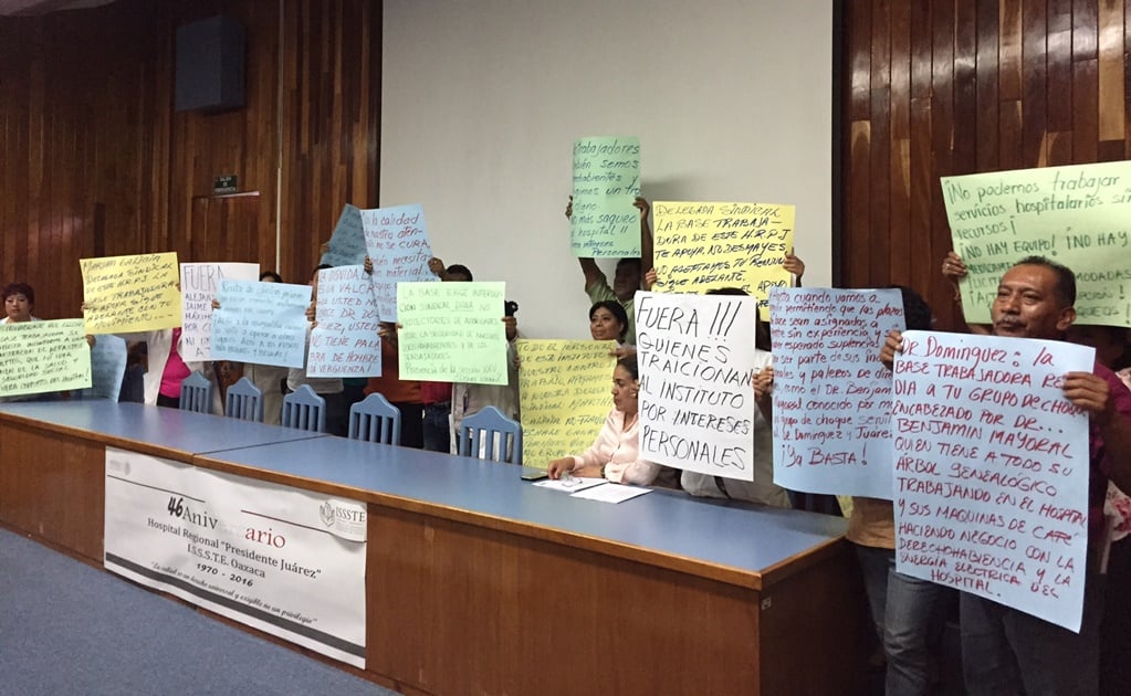 Médicos del ISSSTE exigen salida de director de hospital en Oaxaca