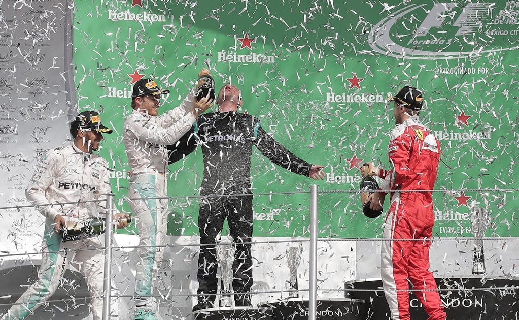 Lewis Hamilton se lleva el GP de México