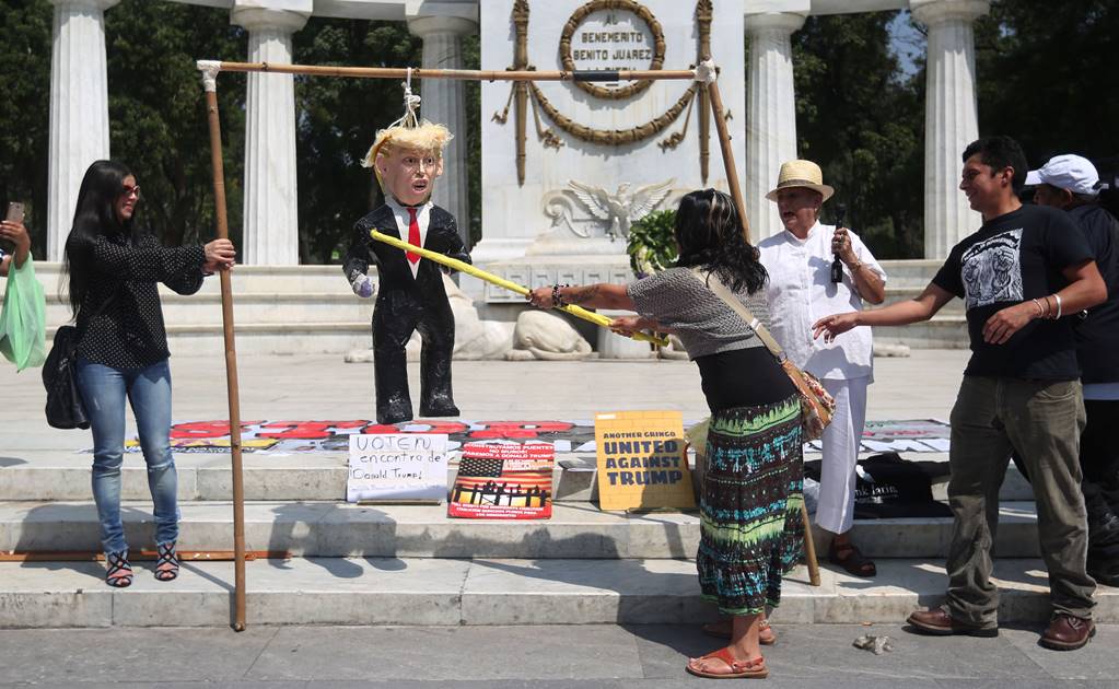 Le parten a Trump… su piñata