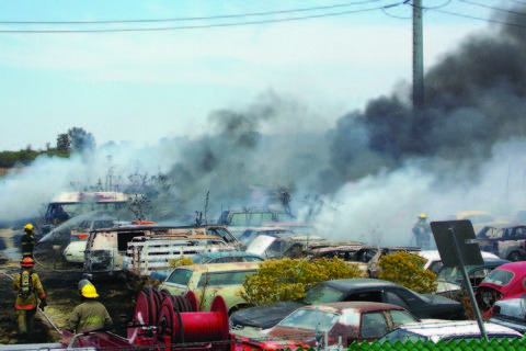 Buscan resolver conflicto por corralón incendiado