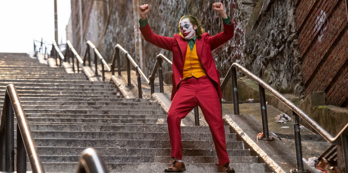 Turistas y locales abarrotan las escaleras de ‘Joker’ en Nueva York 
