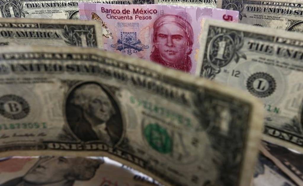 Mexican peso surges ahead of U.S. presidential debate
