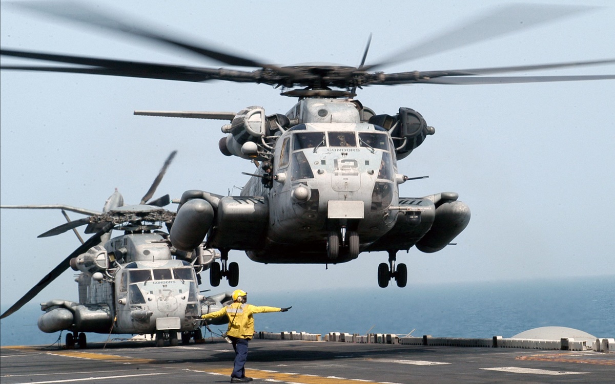 Confirman muerte de 5 marines que viajaban en helicóptero que se estrelló en San Diego