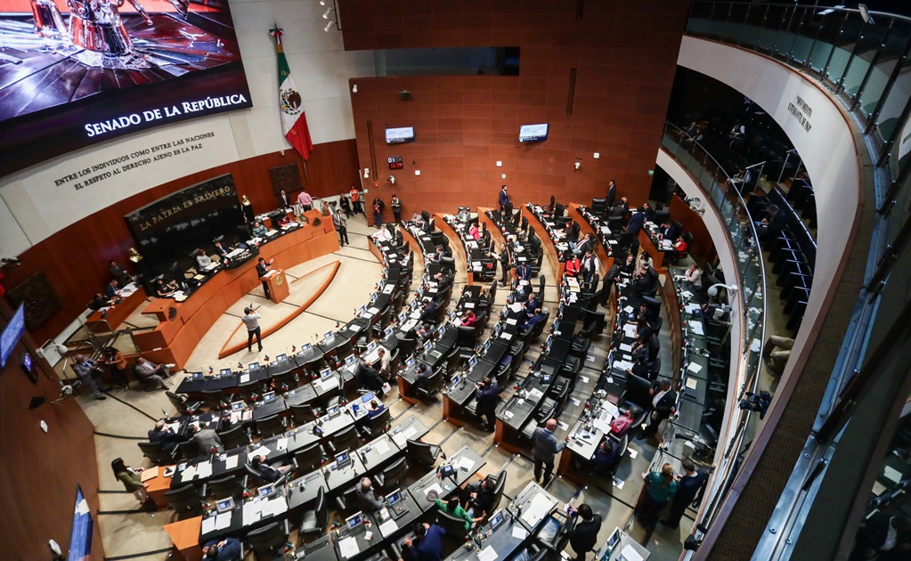 Senado guarda un minuto de silencio en memoria de Miguel León-Portilla