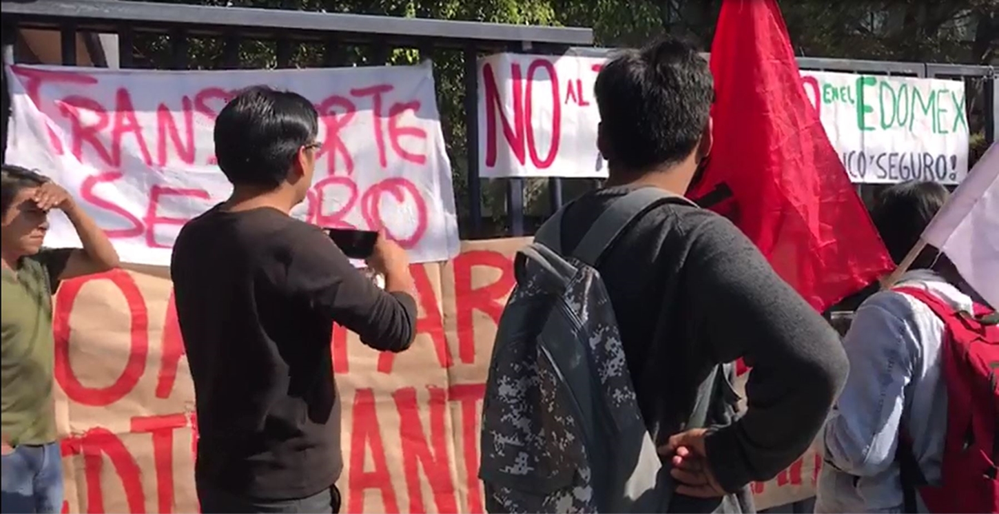 Estudiantes de la UNAM marchan en contra de "tarifazo" en Edomex