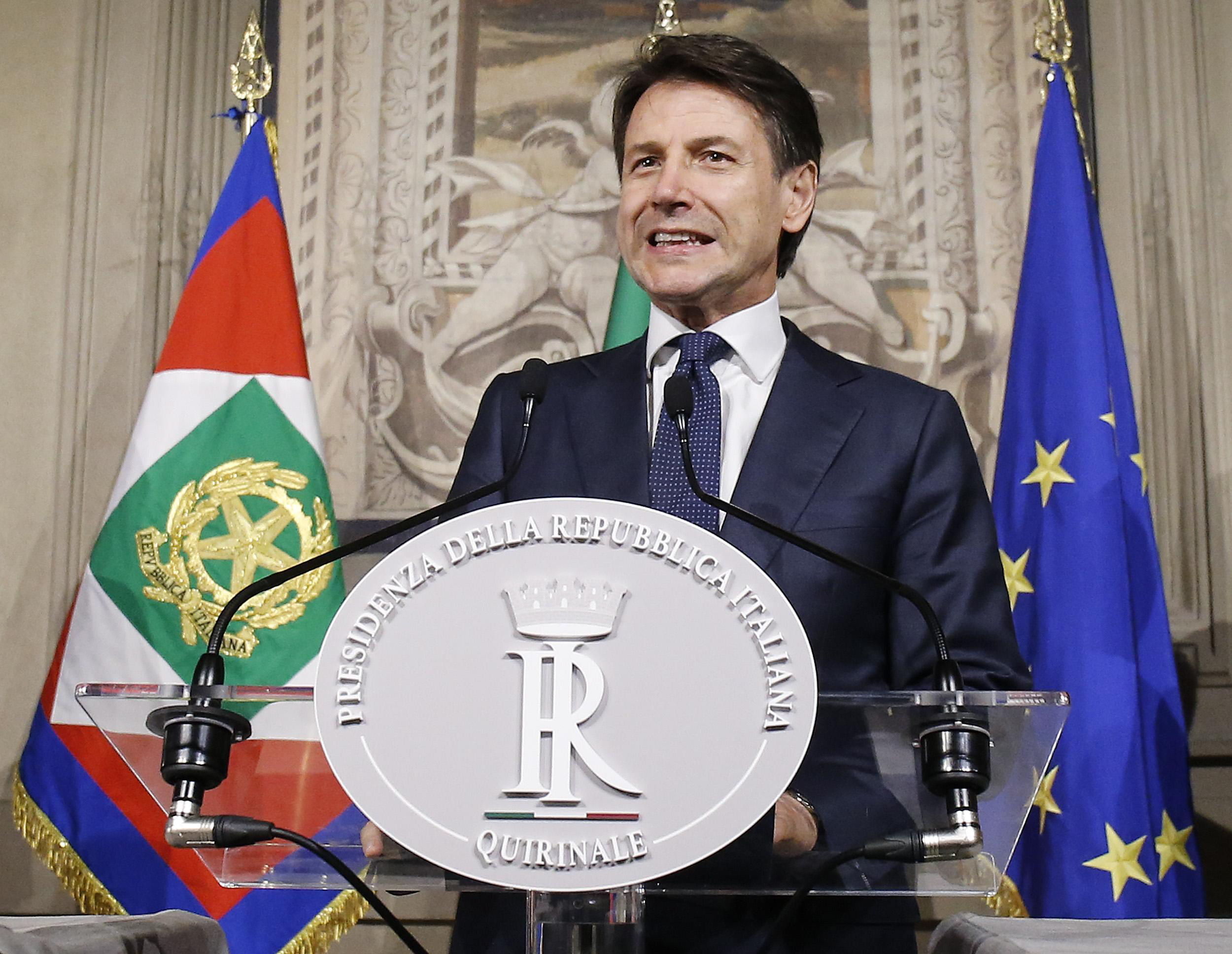 Aprueban a Giuseppe Conte para liderar el primer gobierno populista de Italia