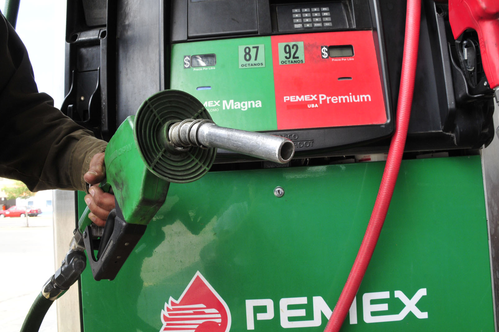 Cofece emplaza a participantes en mercado de gasolinas por posibles actos ilícitos