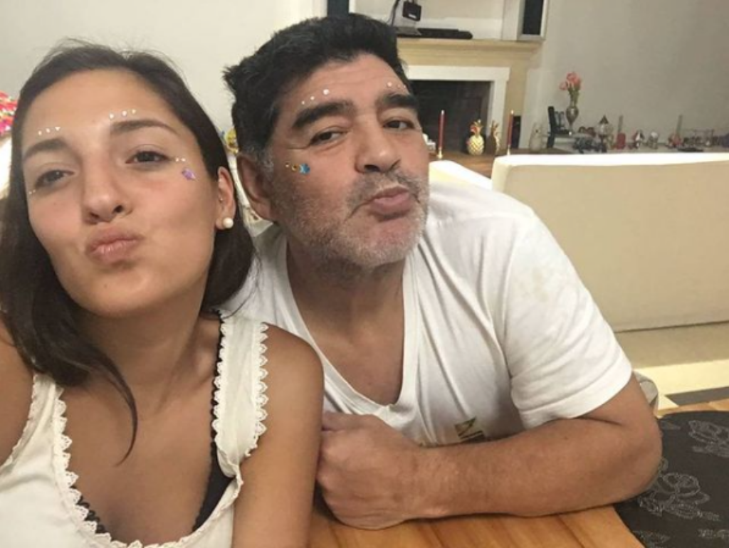 Ella es Jana, la hija de Diego Maradona fanática de la moda 