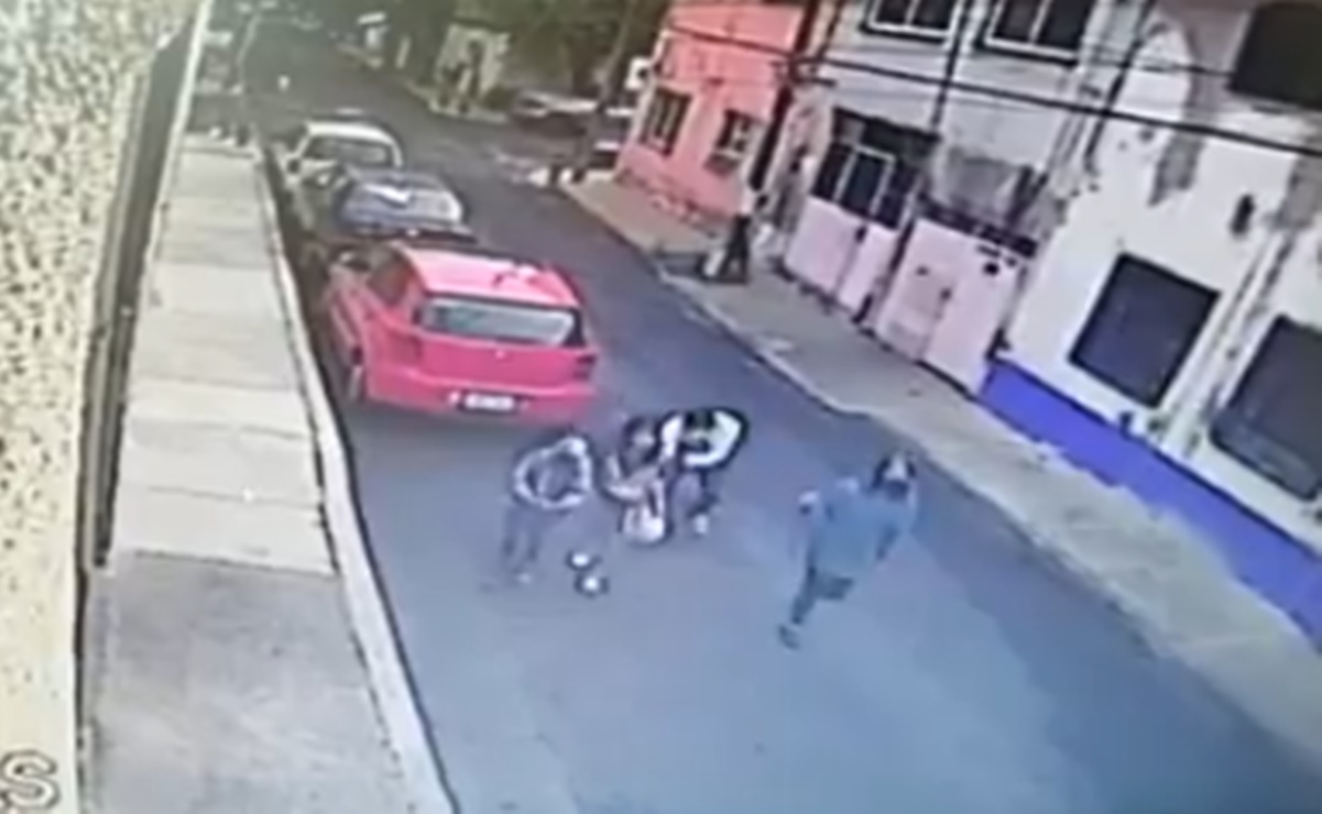 Sujeto manosea en la calle a niña de 10 años; Fiscalía lo busca por agresiones sexuales 