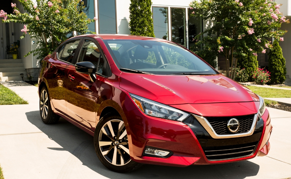 Cómo compite el nuevo Nissan Versa contra otros modelos 