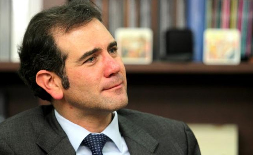 Lorenzo Córdova defiende a los pluris en el Congreso