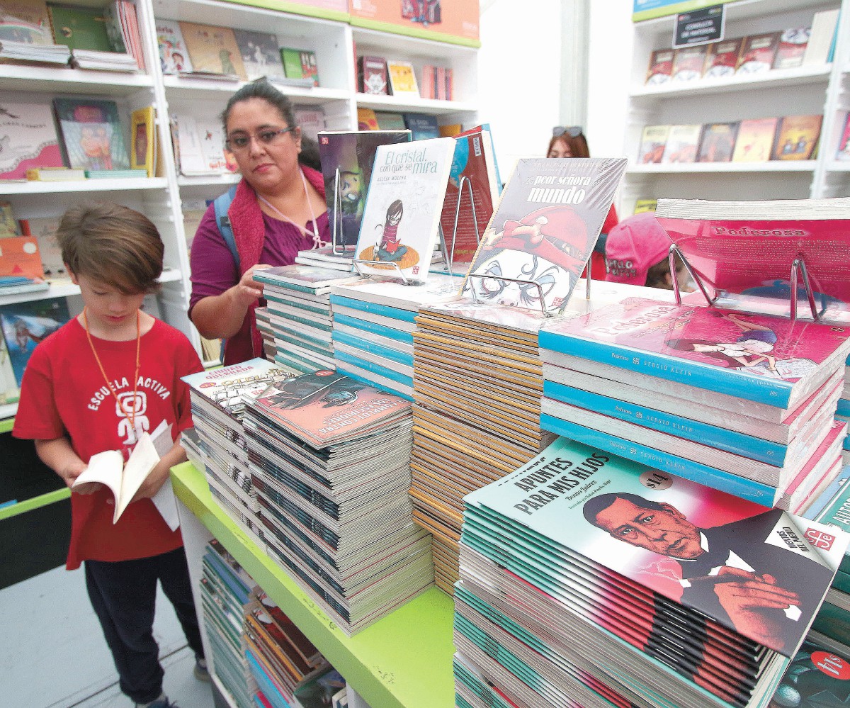 Cae la venta en la Feria del Libro Infantil en primer fin de semana
