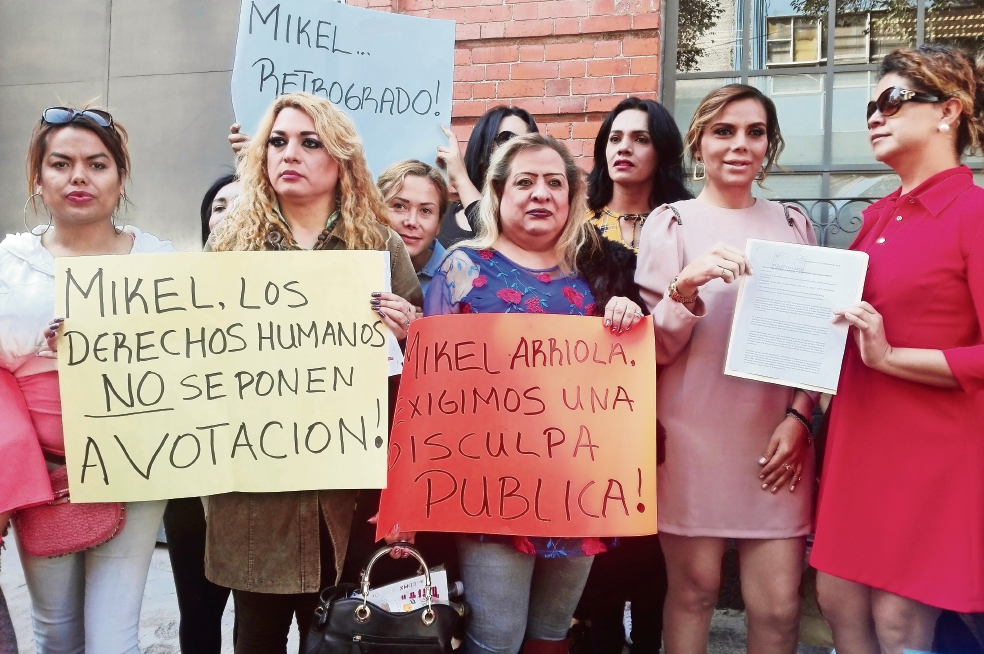 Comunidad LGBTTTI interpone quejas contra Mikel Arriola