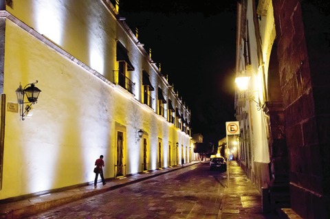 Apagan las luces para encender conciencias