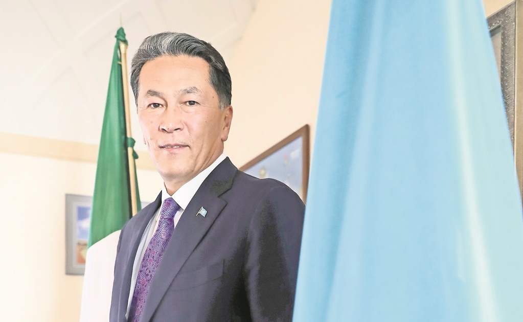Critica embajador que se pidan visas a kazajos para ingresar a México