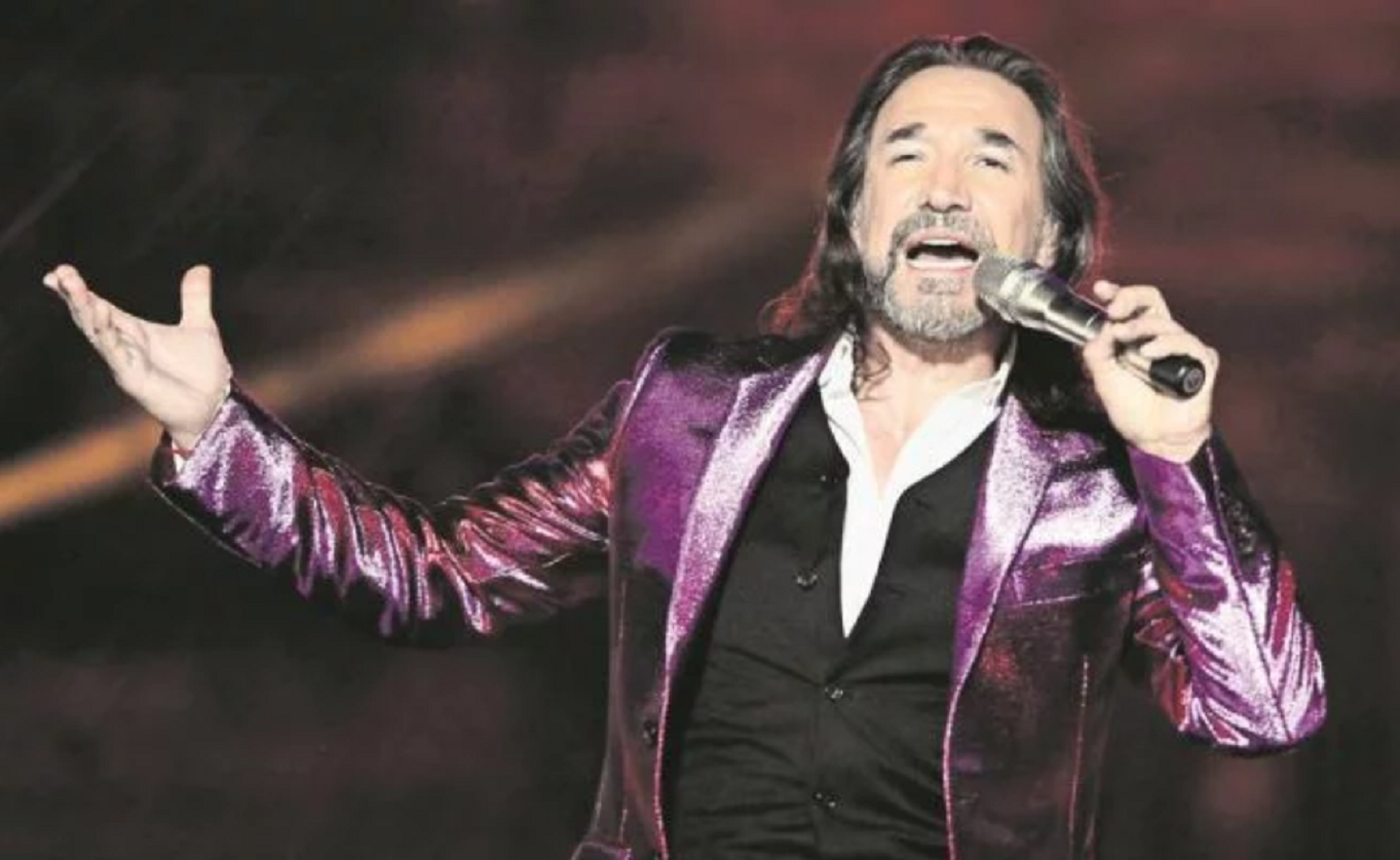 Marco Antonio Solís sufre accidente y se recupera en el hospital