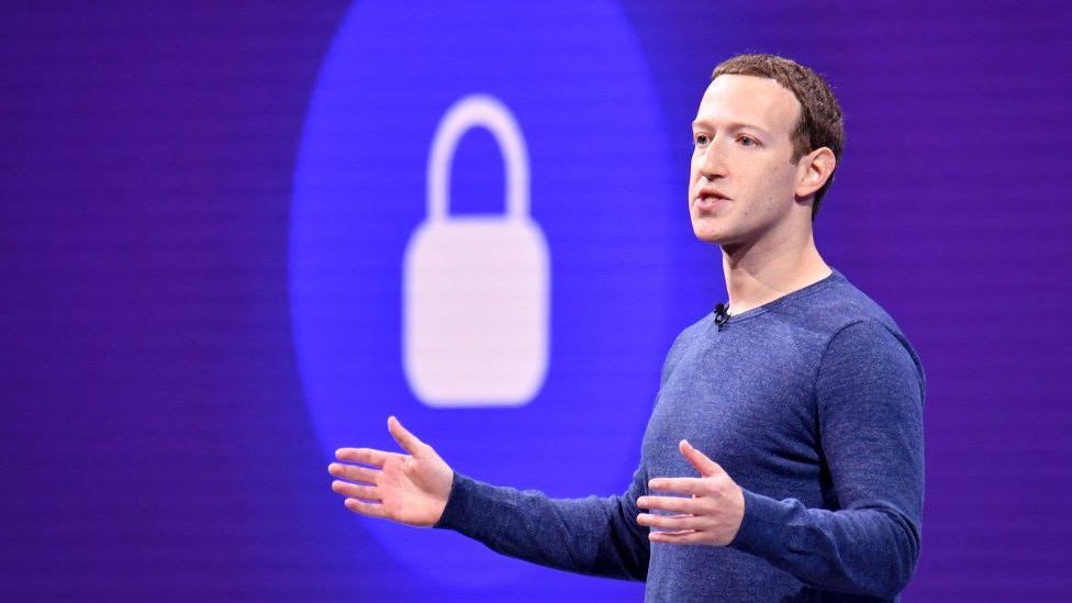 Facebook pagará multa de 5 mmdd por problemas de privacidad